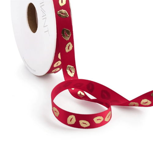Rood lint met gouden kusjes
