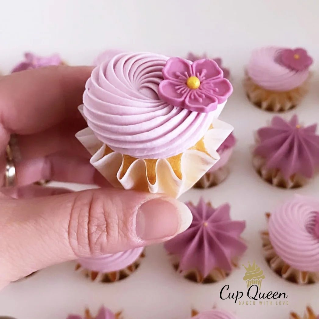 Geribbelde MINI cupcake cups - Wit (96 stuks) - Cupcakedozen.nl