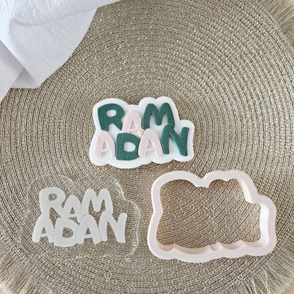 Stempel en uitsteker Ramadan op een rieten ondergrond