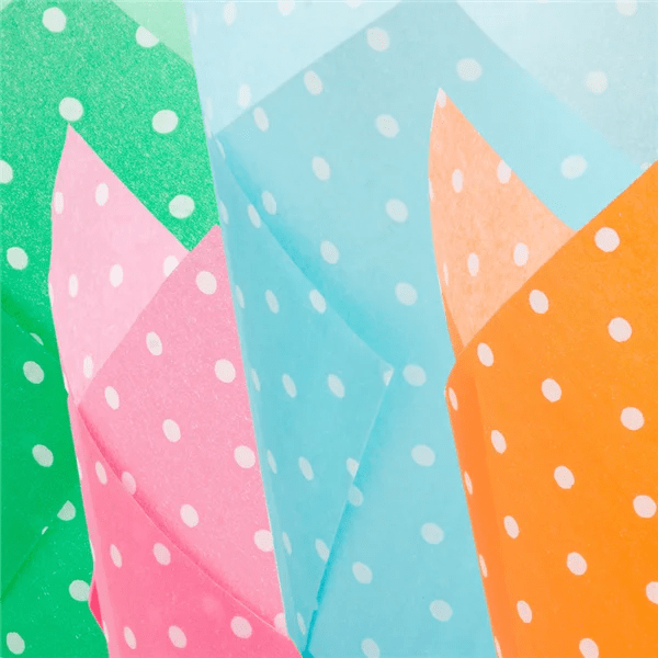 Tulp baking cups - polka (200 st) - Cupcakedozen.nl