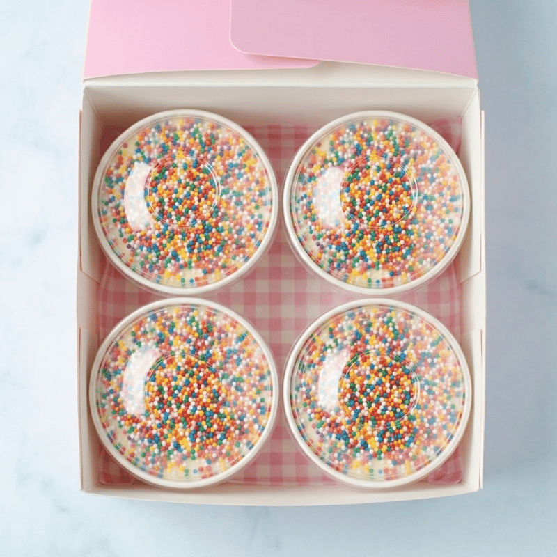 Dot cake bakjes met koepeldeksel (50 st) - Cupcakedozen.nl