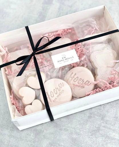 Koekstempel - Hoera een meisje - Cupcakedozen.nl