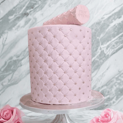 Reliëf roller met quilt structuur van Prop Options - Cupcakedozen.nl