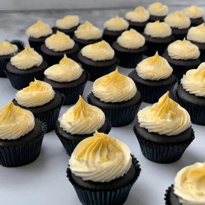 Zwarte baking cups (360 st.) - Cupcakedozen.nl